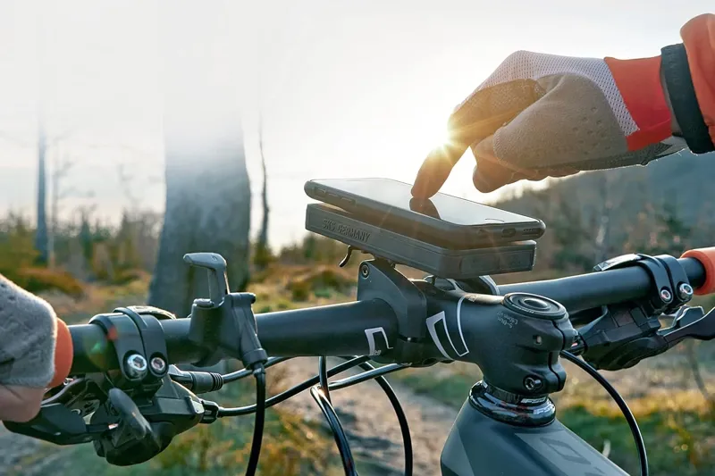 SKS Compit Cover for iPhone 15 in Black-1