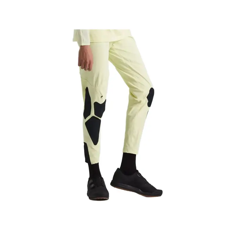 Balfes Bikes Specialized Gravity Pants in Butter | Free postage over £30, £10 off first order, price match & 0% finance.