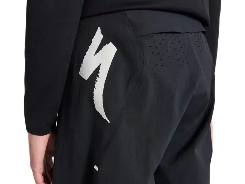 Specialized Gravity Shorts in Black-2