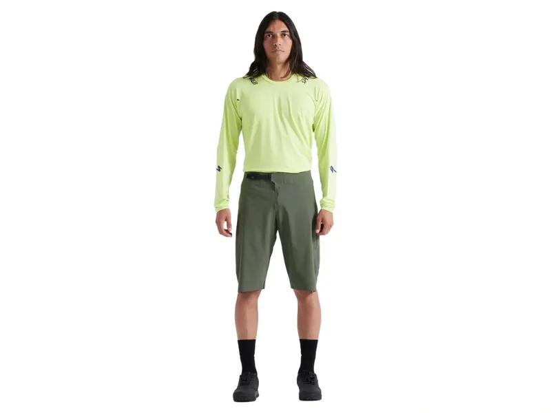 Balfes Bikes Specialized Trail Air Shorts in Oak Green | Free postage over £30, £10 off first order, price match & 0% finance.
