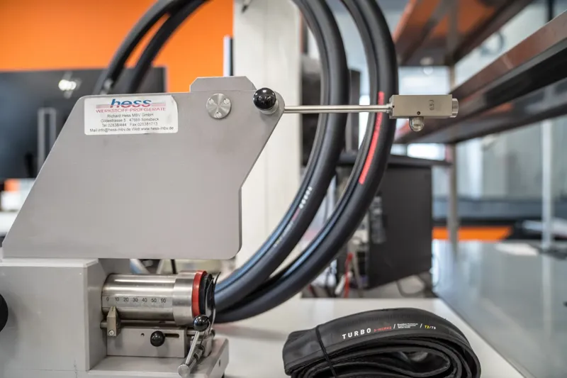 Specialized S-Works Turbo 2BR 2Bliss Ready T2/ T5 Black 700c x 28 Tyre Pair in Black with Silca v2 Sealant-3