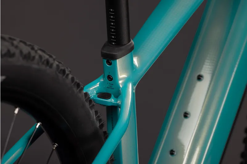 Cube Reaction Hybrid Performance 720 Electric Alloy Hybrid bike 2027 in Maldivian/Black-9