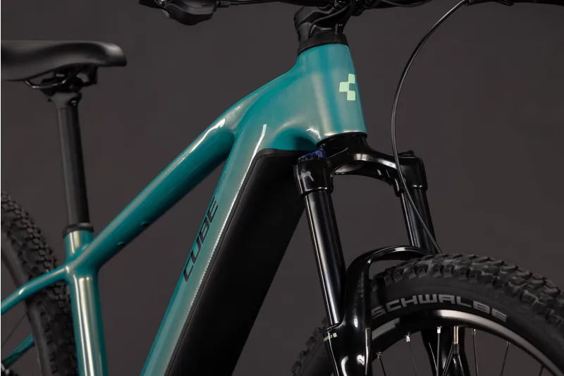 Cube Reaction Hybrid Performance 720 Electric Alloy Hybrid bike 2027 in Maldivian/Black-6