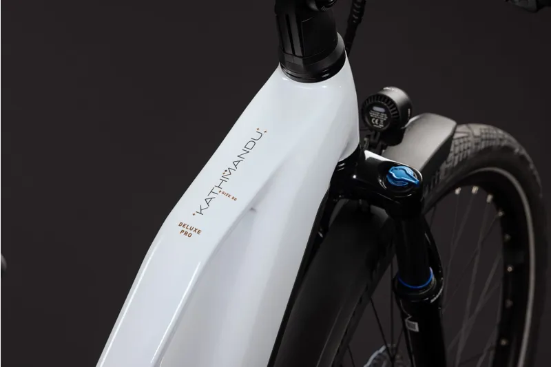 Cube Kathmandu Hybrid Deluxe Pro 800 Electric Aluminium bike 2027 in Metallicwhite/Chrome-9