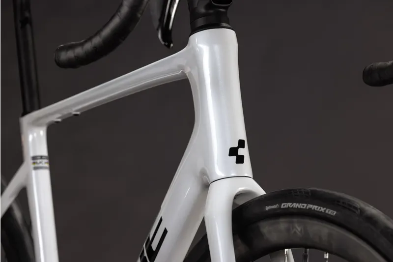 Cube Attain C:62 SLX Carbon Road bike 2027 in Metallicwhite/Black-5