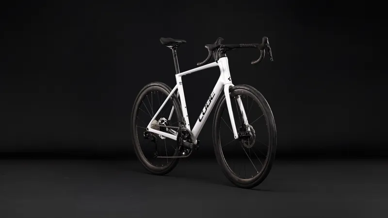Cube Attain C:62 SLX Carbon Road bike 2027 in Metallicwhite/Black-4