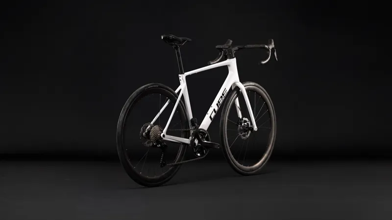 Cube Attain C:62 SLX Carbon Road bike 2027 in Metallicwhite/Black-3