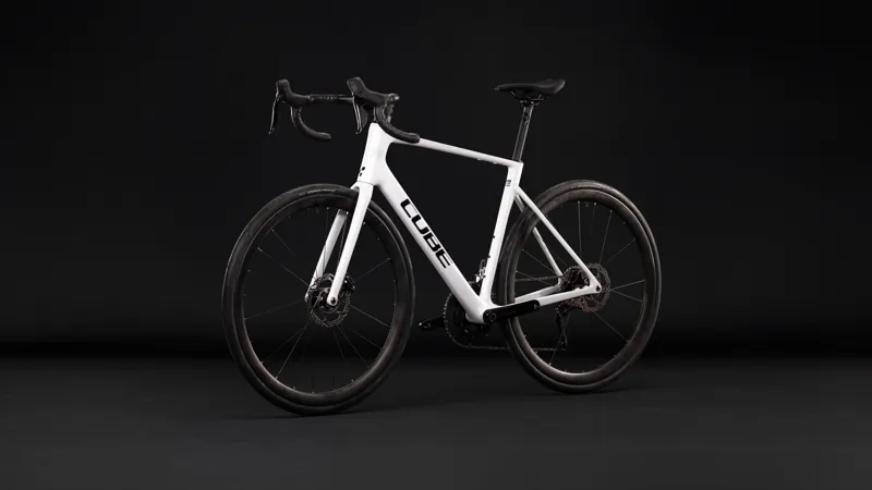 Cube Attain C:62 SLX Carbon Road bike 2027 in Metallicwhite/Black-2