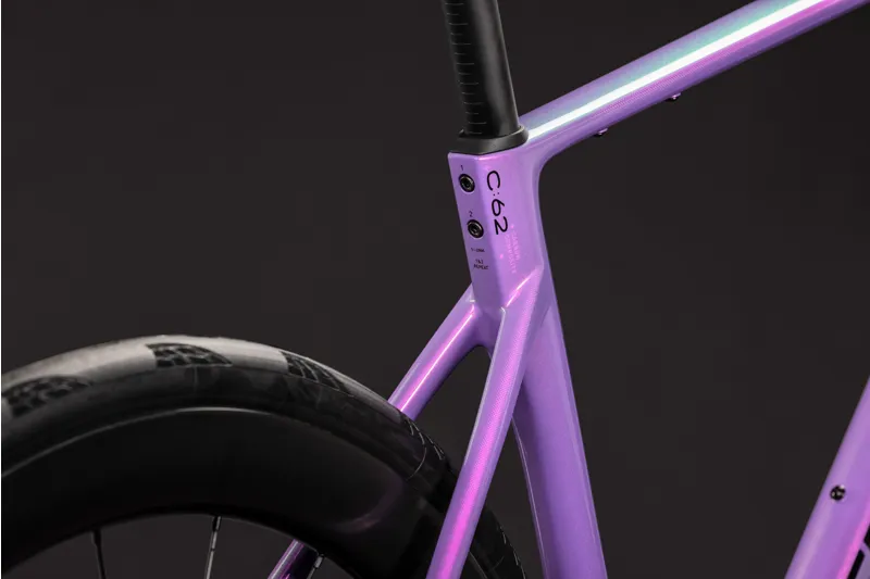 Cube Attain C:62 SLT Carbon Road bike 2027 in Cosmicpurple/Black-9