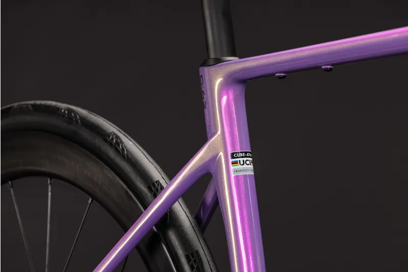 Cube Attain C:62 SLT Carbon Road bike 2027 in Cosmicpurple/Black-6