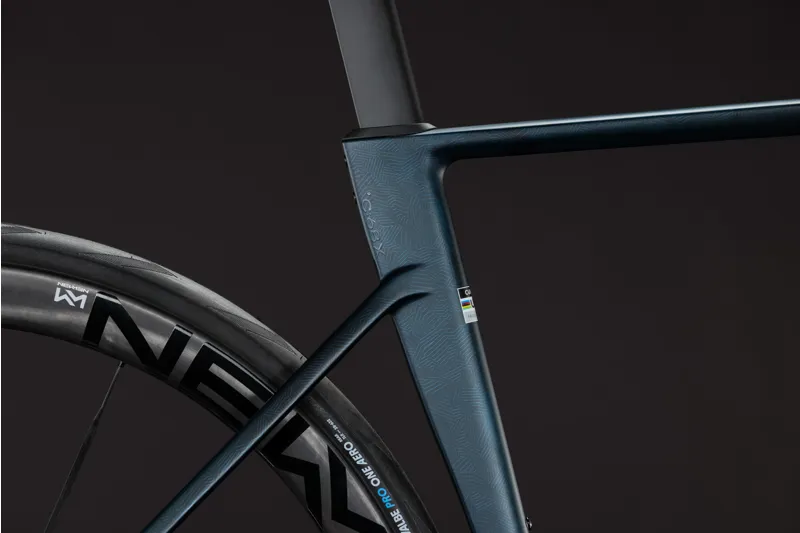 Cube Litening Air C:68X SLX Carbon Road bike 2027 in Liquidblue/Crisscross-10