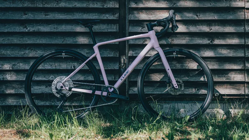 Cube Nuroad EX Aluminium Gravel bike 2027 in Bubblegum/Black-11