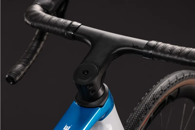 Cube Cross Race C:68X TE Carbon Cross bike 2027 in White/Blue/Orange/Teamline-10