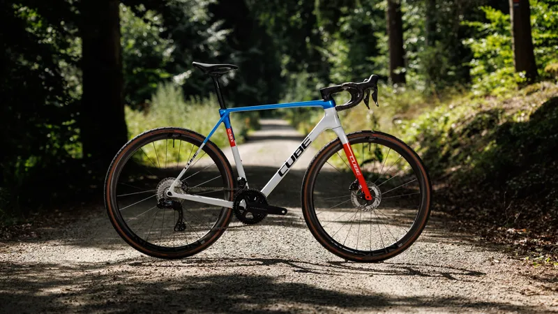 Cube Cross Race C:68X TE Carbon Cross bike 2027 in White/Blue/Orange/Teamline-11