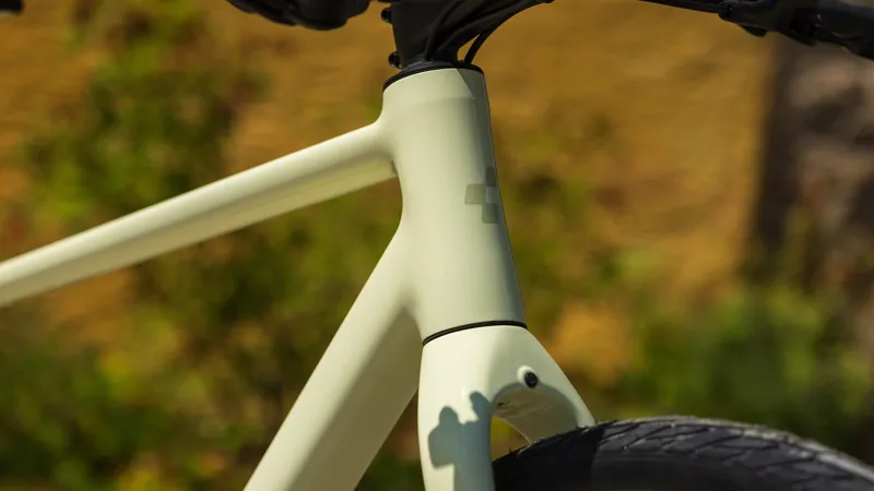 Cube Editor Pro Hybrid bike 2027 in Mellowyellow/Lilac-12