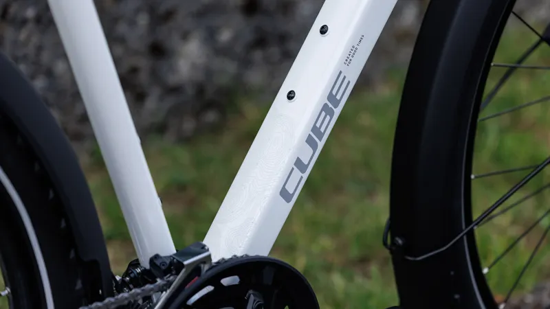 Cube Nature Pro FE Hybrid Bike 2027 in Metallicwhite/Reflex-12