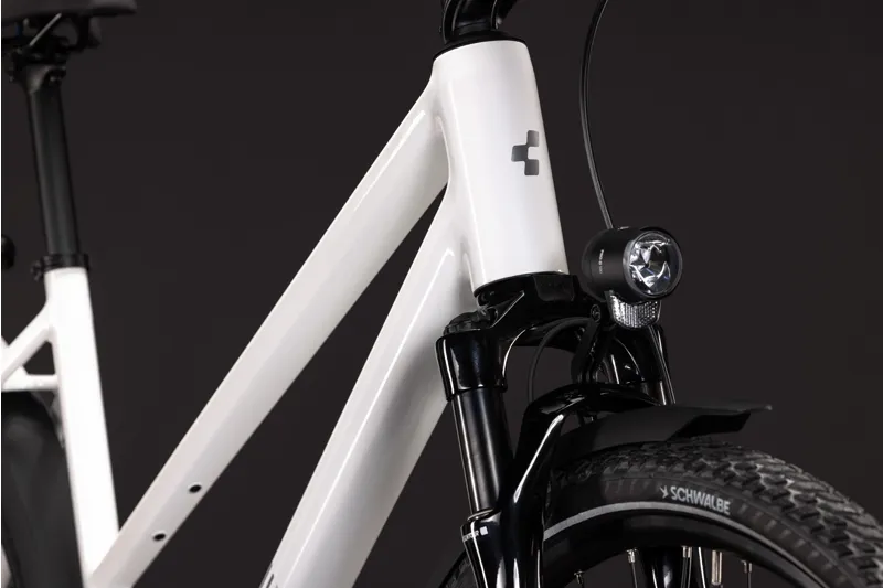 Cube Kathmandu Pro Hybrid Bike 2027 in Metallicwhite/Chrome-8
