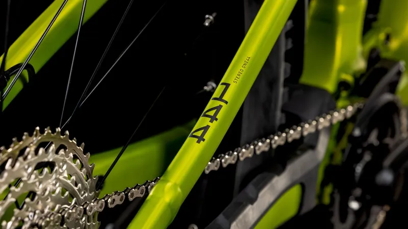 Cube Stereo Hybrid one44 Ex 800 Electric Full Suspension Mountain Bike 2025 in Lizard yellow Black-6