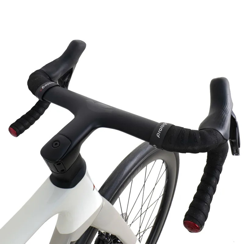 Cinelli Aeroscoop Ultegra Di2 Road Bike 2026 in Coral White-2