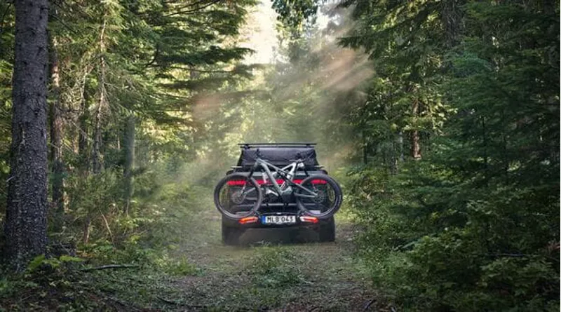 Thule Epos 3-Bike 13-pin Foldable Towbar Bike Rack in Black/Silver-3