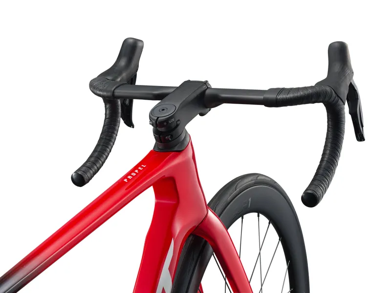 Giant Propel Advanced Pro Dura Ace Road Bike 2026 in Rosso Corsa-4