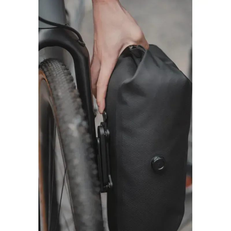 Topeak QR Fork Drybag 5.8L in Black-2