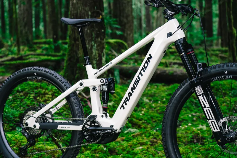 Transition Regulator CX Deore Mullet Electric Carbon Full Suspension MTB 2025 in White-4