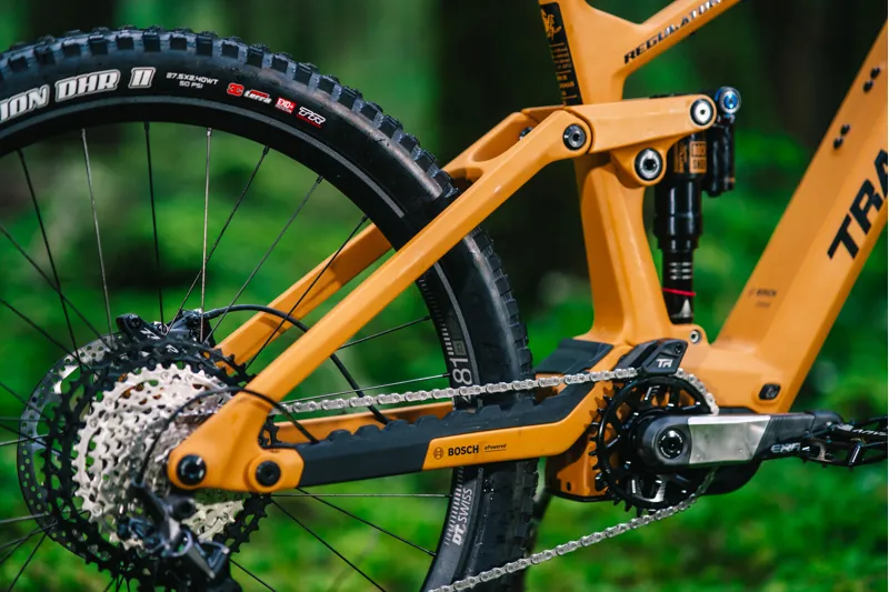 Transition Regulator SX XT Mullet Electric Full Sus Carbon MTB 2025 in Madrone Gold-8