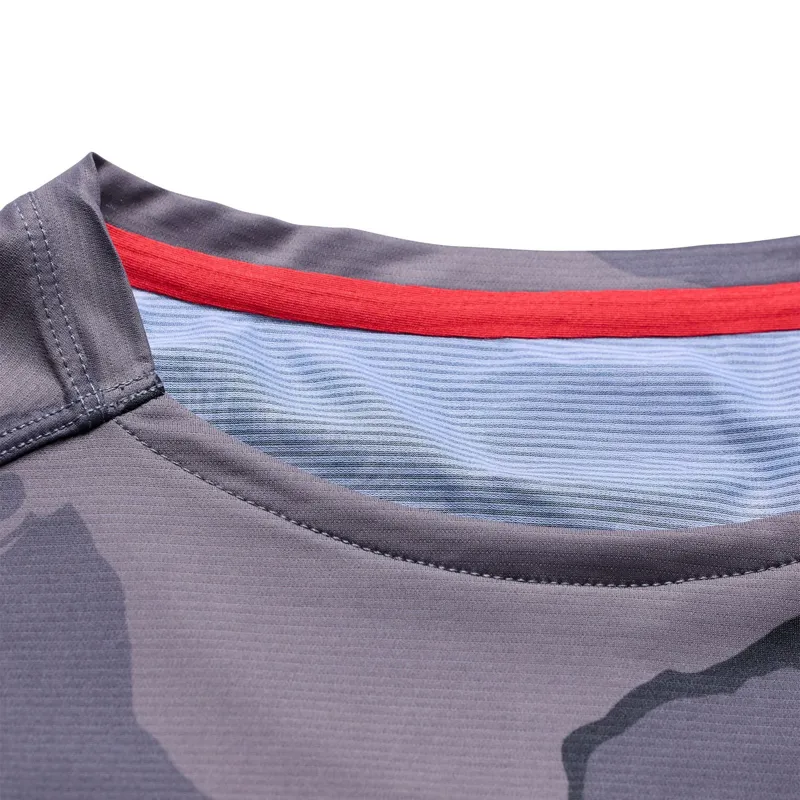 Troy Lee Designs Skyline Pro Short Sleeve Jersey Flow Camo Carbon in Black-2