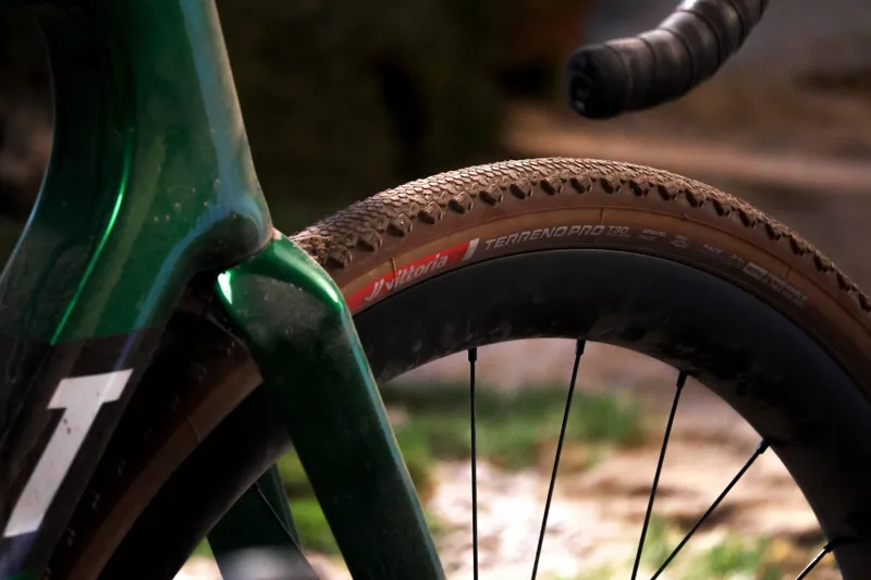 Vittoria Terreno Pro T30 Fine Loose 700c Gravel Race Tubeless Ready Tyre in Natural Brown-4