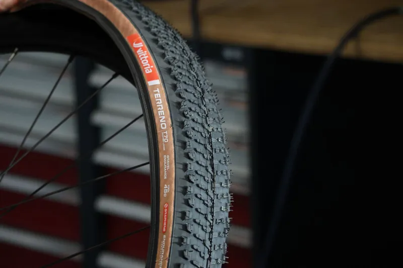 Vittoria Terreno T70 700c Coarse Loose Gravel Endurance G2.0 Tubeless Ready Tyre in Brown-3