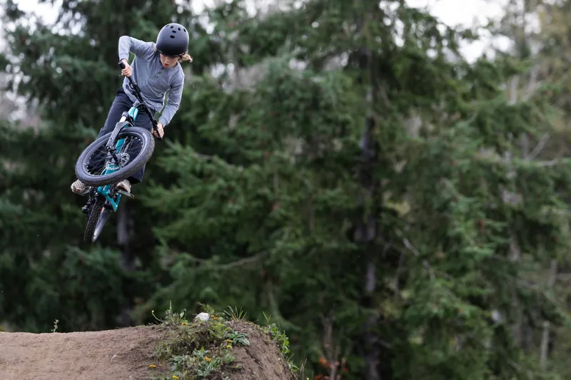 Giant STP 20 FS Kids Jump Bike 2026 in Teal-10