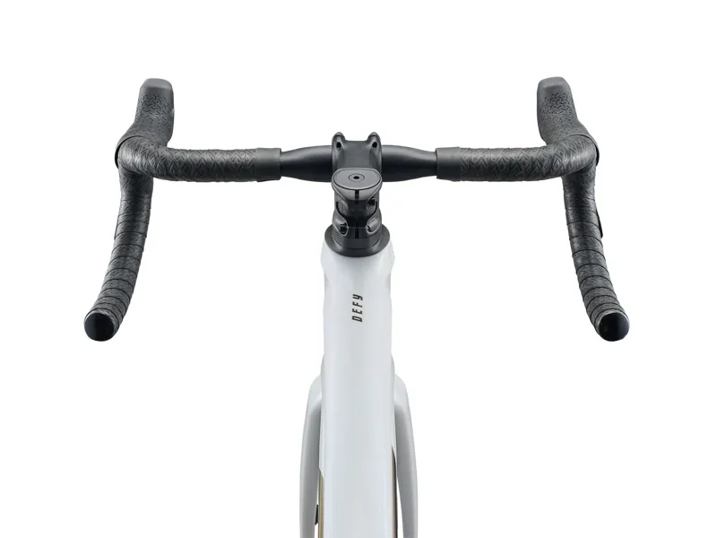 Giant Defy Advanced Pro 1 Road Bike 2026 in White-7