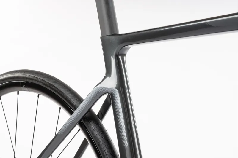 Colnago V4 Disc Road Bike Ultegra Di2 12 Speed 2025 in VDDK Black-10