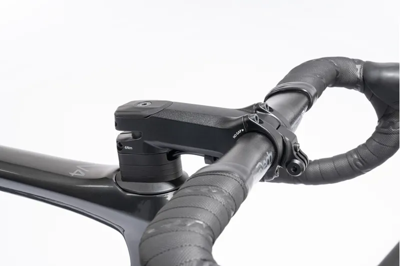 Colnago V4 Disc Road Bike Ultegra Di2 12 Speed 2025 in VDDK Black-9