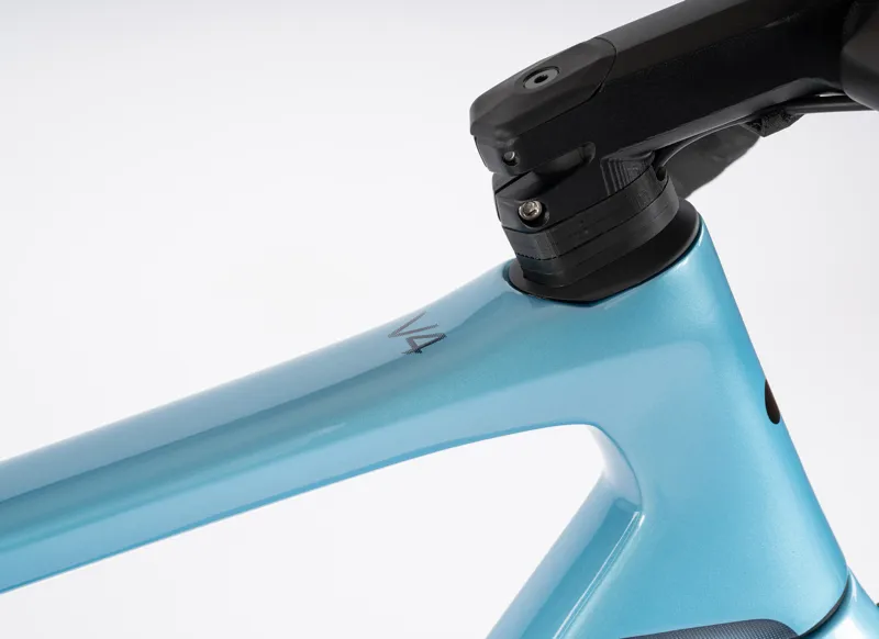 Colnago V4 Disc Road Bike Ultegra Di2 12 Speed 2025 in VDBL Blue-12