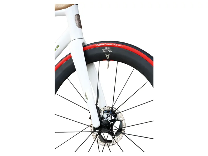 Vittoria Rubino V 700cx28 Folding G2.0 Clincher Road Tyre in Red/Black-2