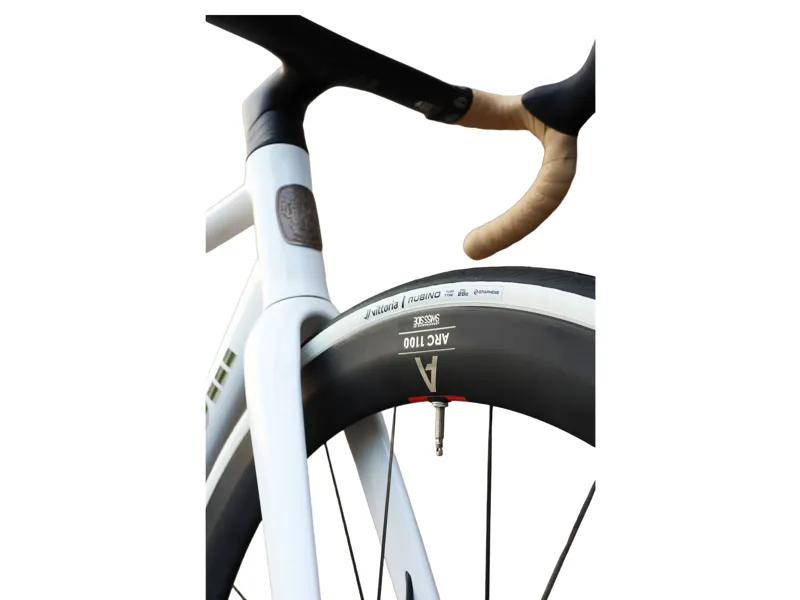 Vittoria Rubino V 700cx28 Folding G2.0 Clincher Road Tyre in White/Black-2