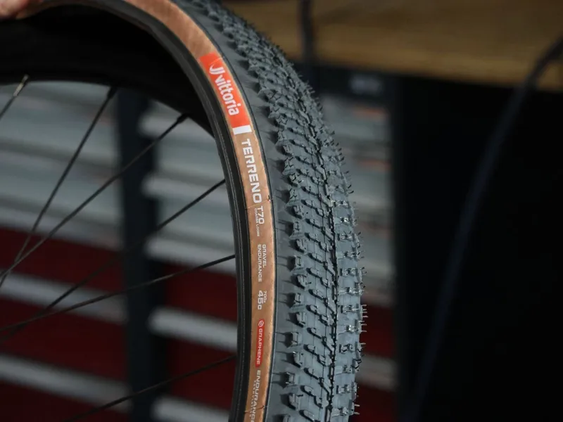 Vittoria Terreno T70 700c Coarse Loose Gravel Endurance G2.0 Tubeless Ready Tyre in Brown-3