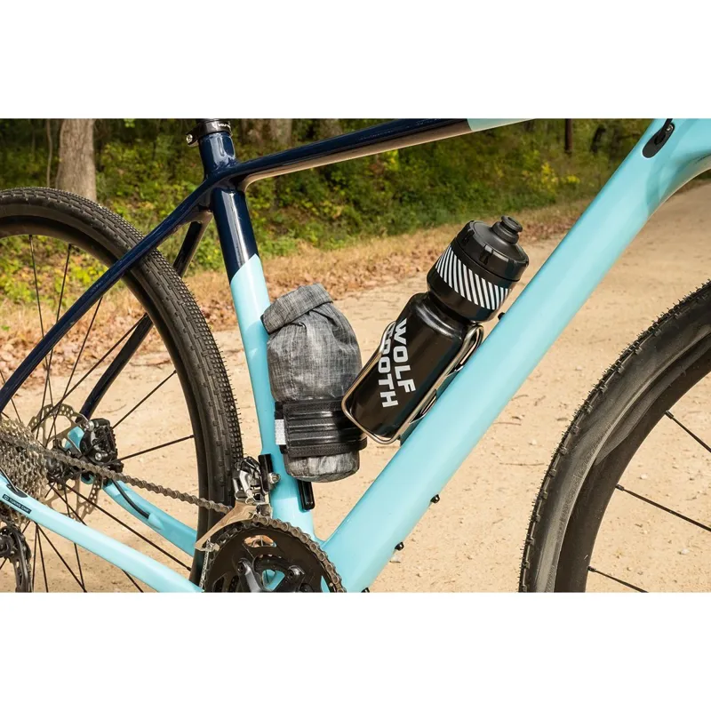 Wolf Tooth B-RAD Mini Roll-Top Bag And Mounting Plate in Black-4