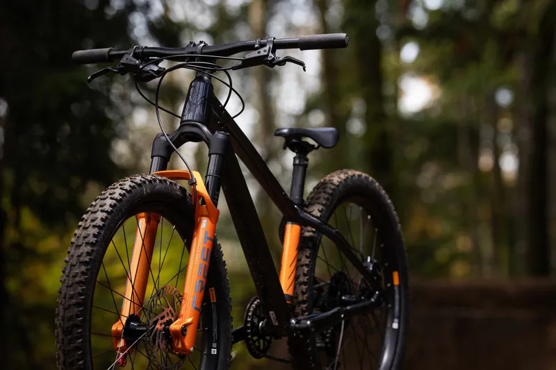 Giant STP 24 Kids Jump Bike 2026 in Black Chrome-11