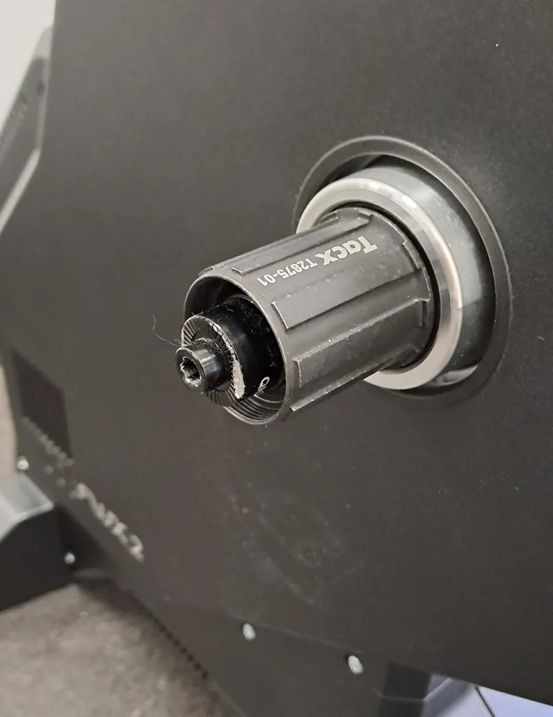 EX DISPLAY Tacx FLUX 2 Smart Trainer-3