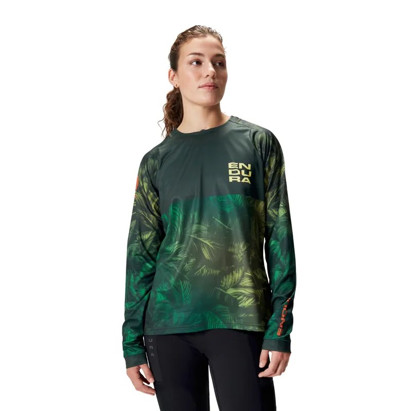 Endura Women's Tropical Long Sleeve Tee LTD in Ghillie Green-2