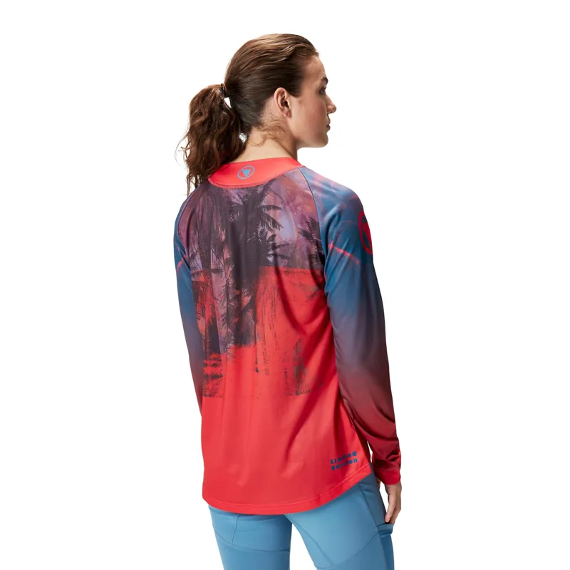 Endura Women's Tropical Long Sleeve Tee LTD in Pomegranate-4