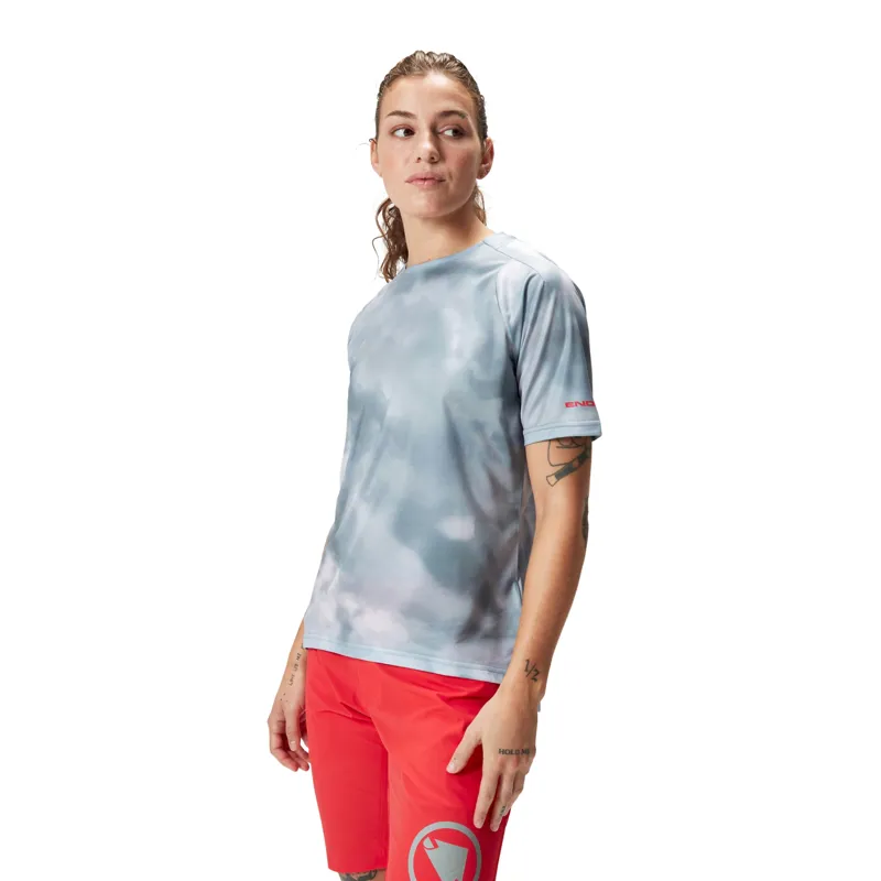 Endura Women's Cloud Tee Ltd in Dreich Grey-3