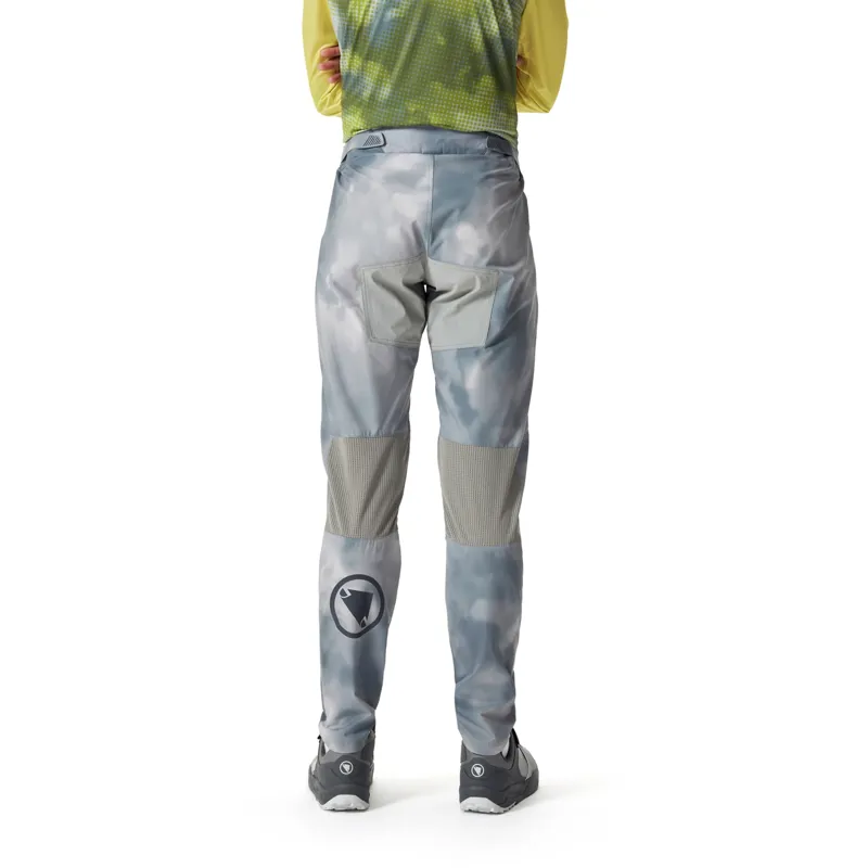 Endura Women's MT500 Burner Lite Pant in Dreich Grey-4
