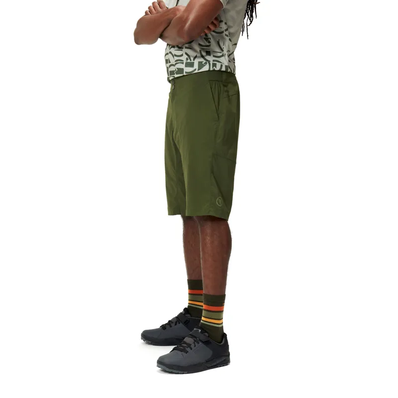 Endura Hummvee Lite Short in Ghillie Green-3