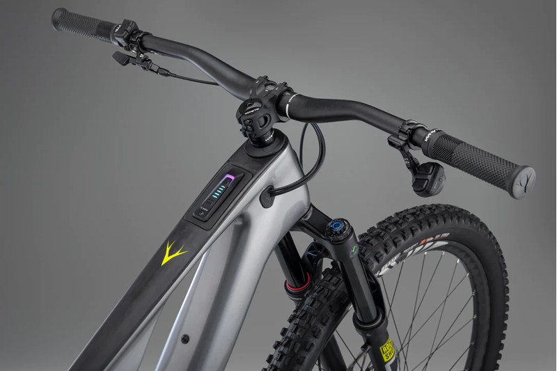 Whyte Bikes E-Lyte 150 RSX Trail/Enduro Electric Mountain Bike 2024 in Gloss Silver w/ UD Carbon-1