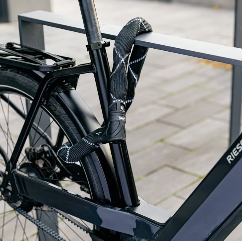 Abus IVEN Chain 8210 110cm Lock in Black-1