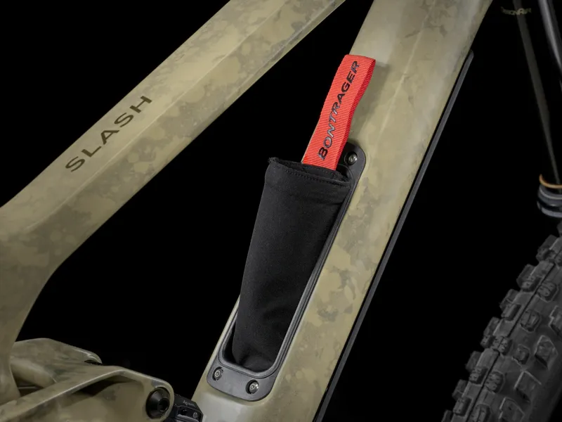 Trek Slash SE Gen 5 Full Suspension Mountain Bike 2025 in Quicksand/Battleship Blue-4